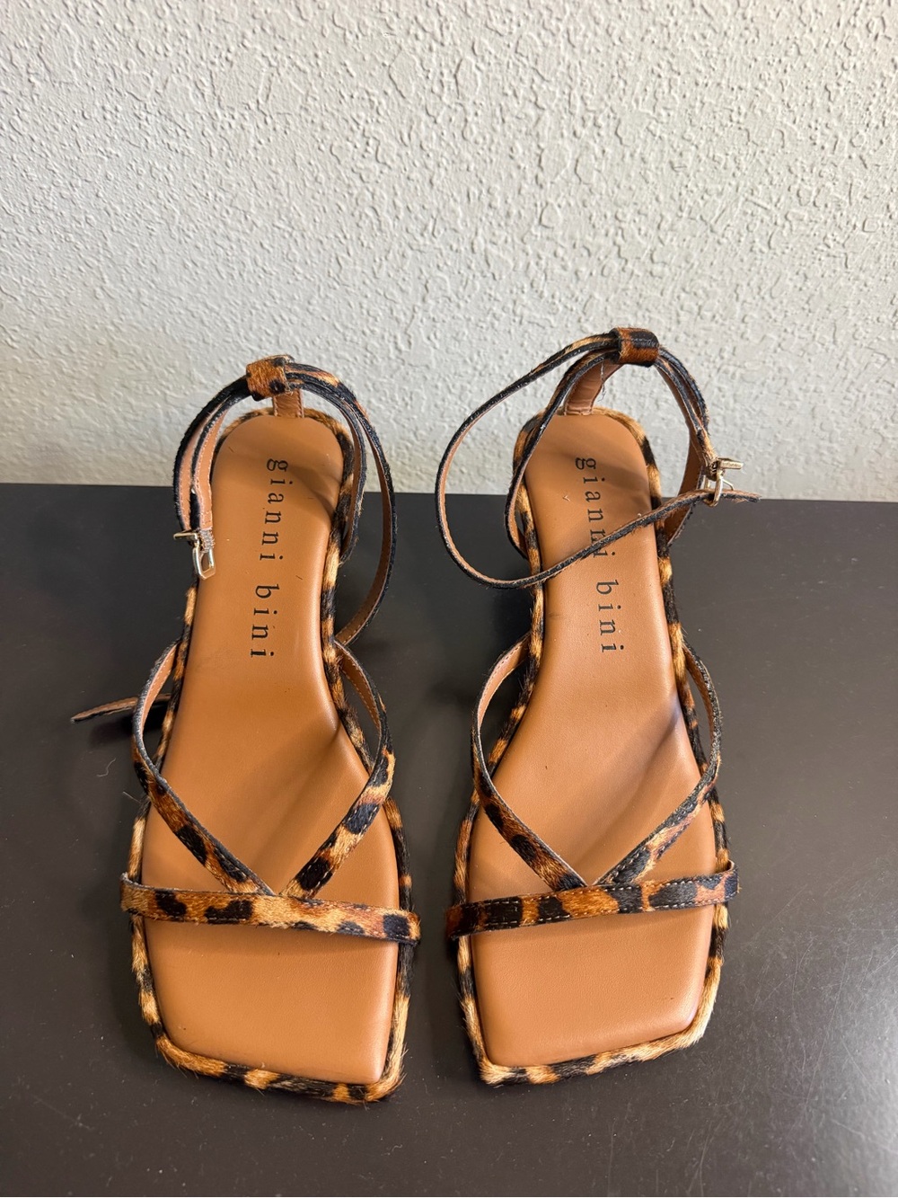 NWOT Gianni Bini Leopard Heels Size 6
